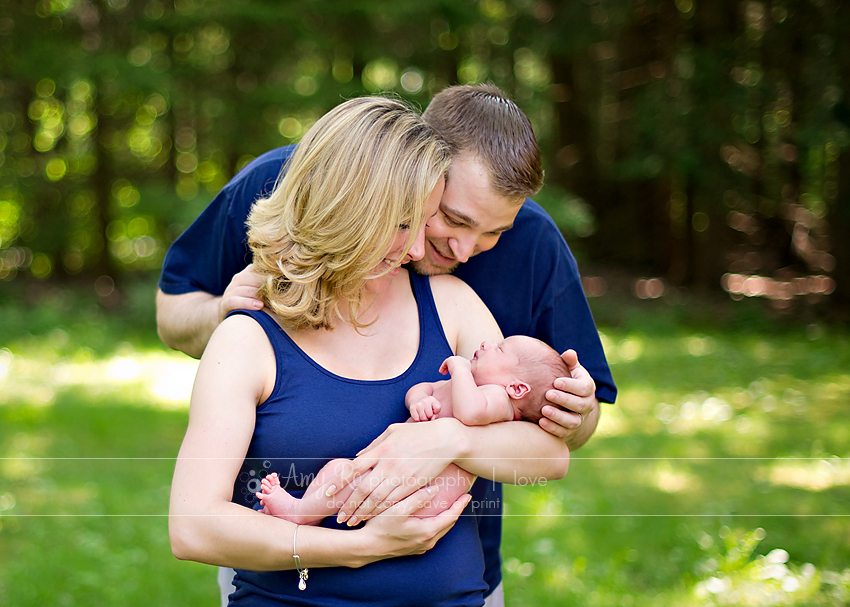 Connecticut family photography, image of mom dad and baby