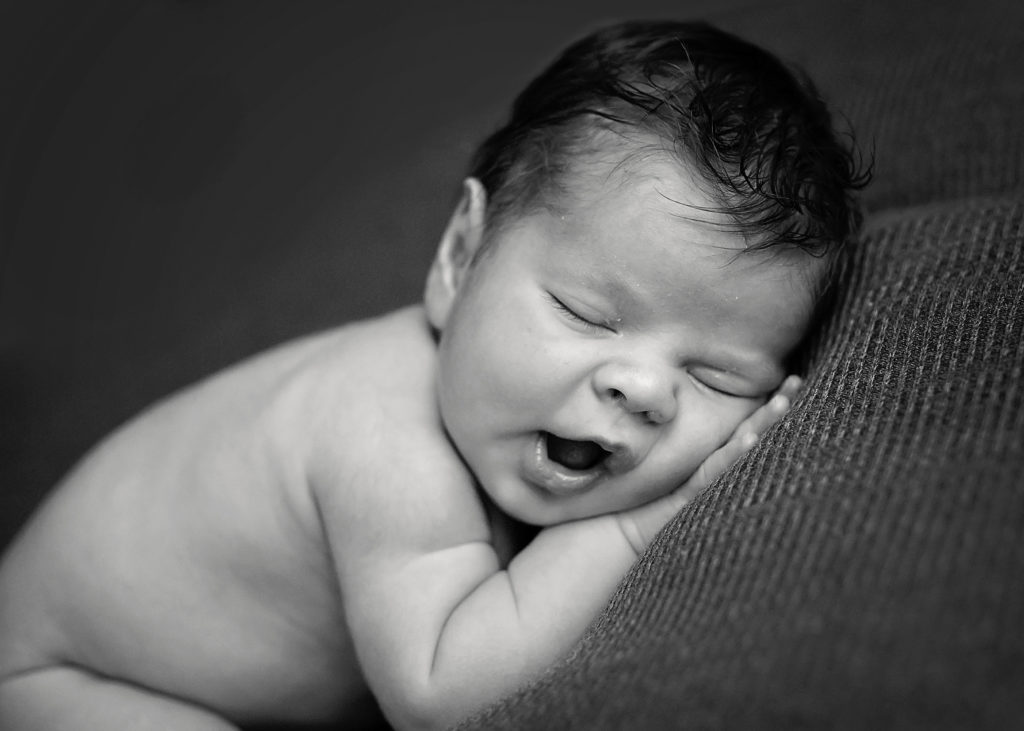 Amy Ro Photography is a lifestyle newborn photographer located in Northern Rhode Island and travels to Massachusetts.  