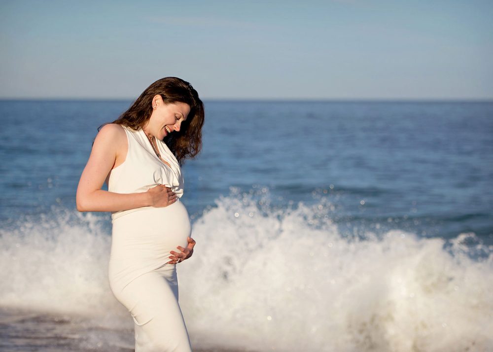 best rhode island maternity photographer