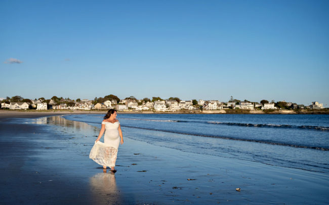 Beach maternity photos Rhode Island