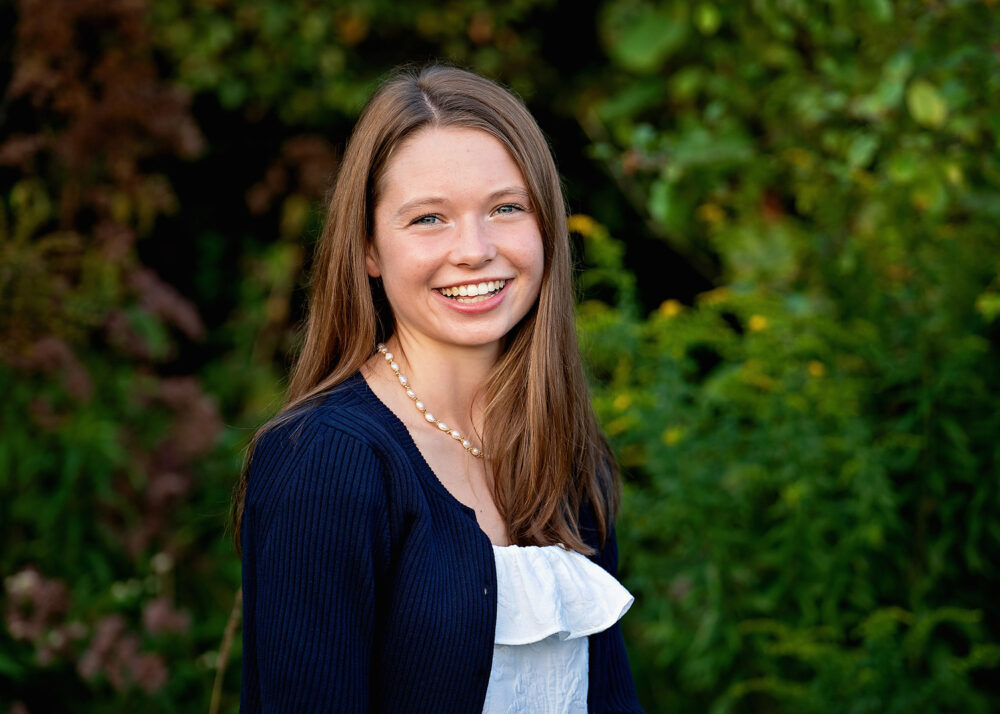 Senior session on location photos Montrose School