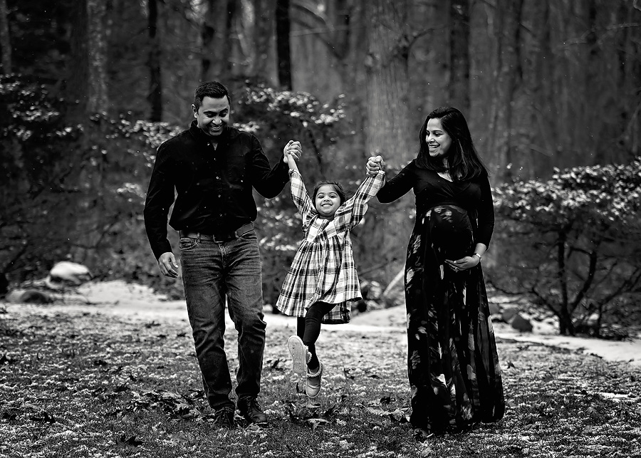 Backyard maternity photos East Greenwich RI