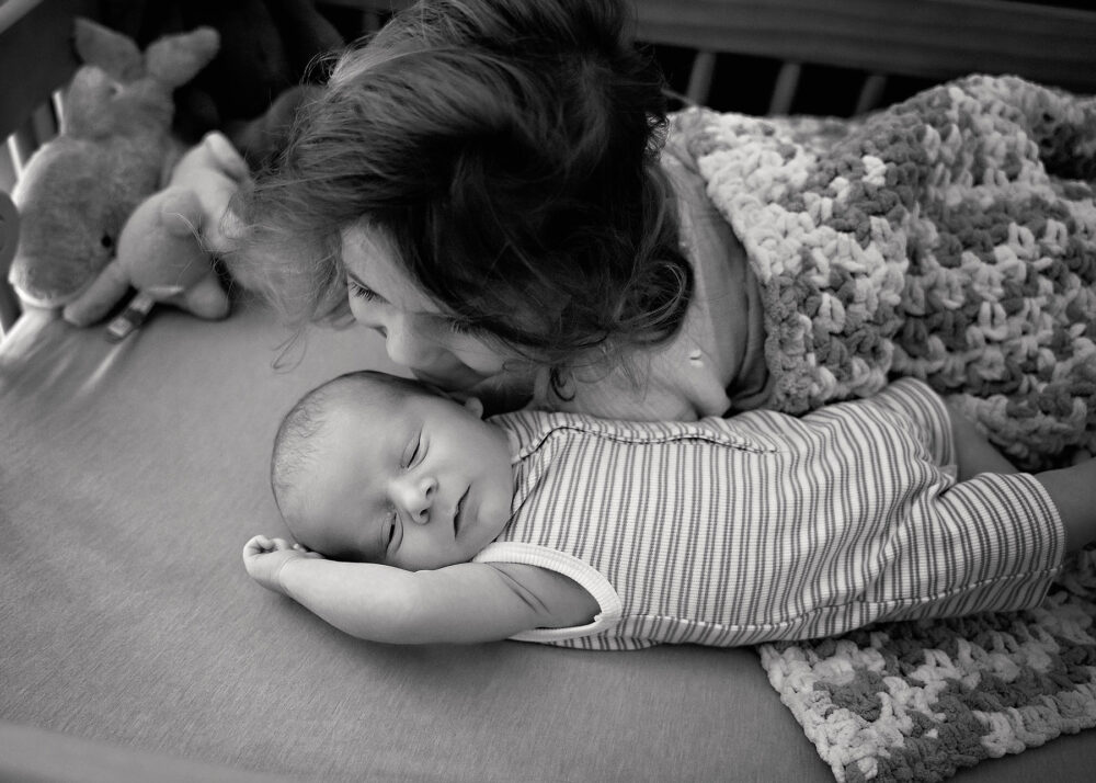 Newborn photos with big sister in Rhode Island
